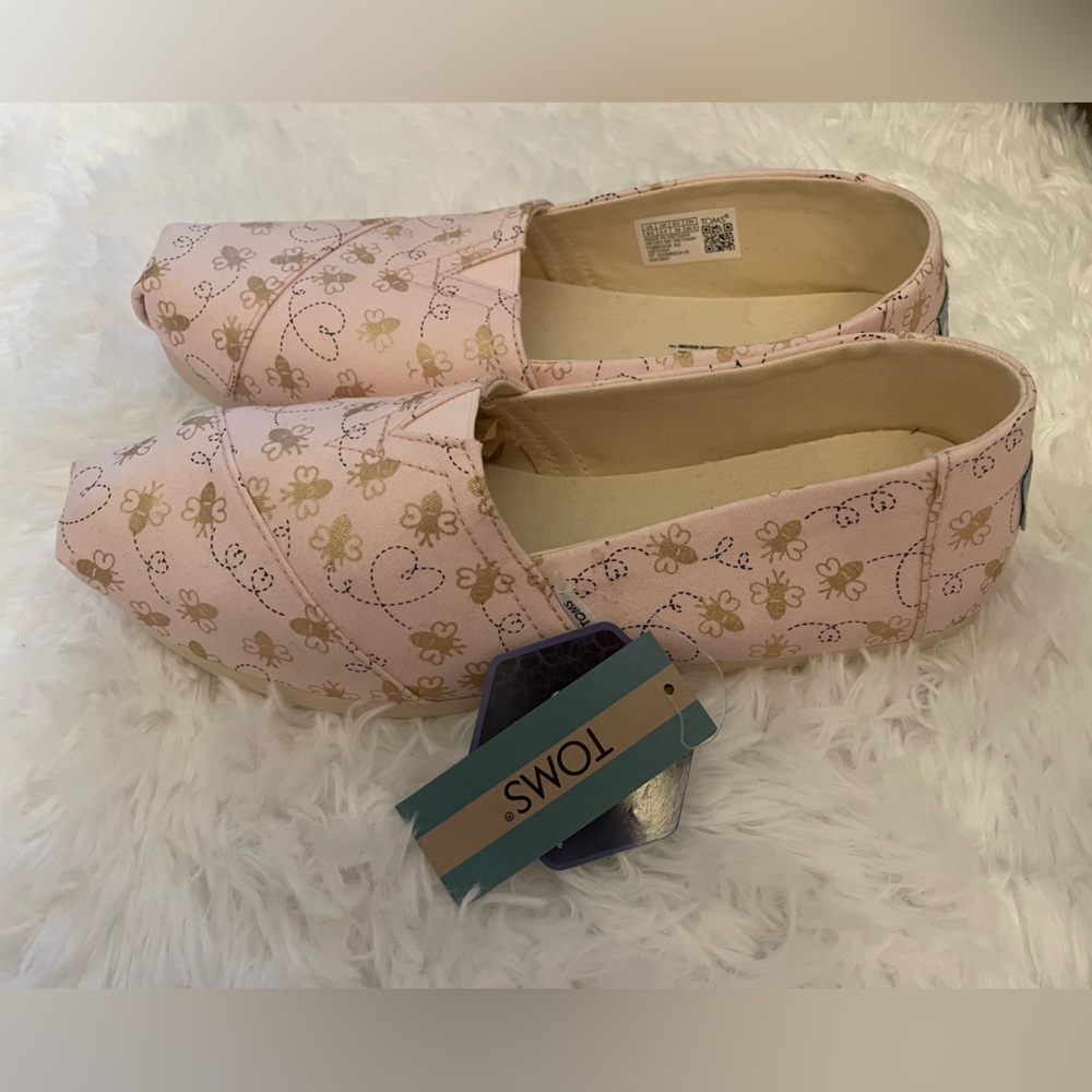 Toms Pink and Gold “Bee Mine” print